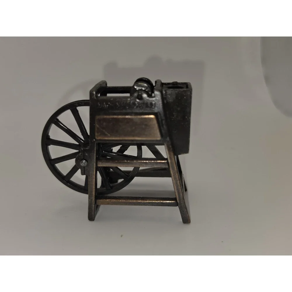 Vintage Hong Kong Die Cast metal Pencil Sharpener‎ Spinning Wheel